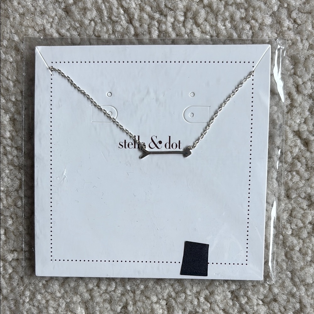 Stella & Dot silver arrow necklace - NWT